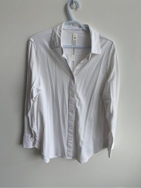 Lulu Lemon knit relaxed fit over shirt
Large